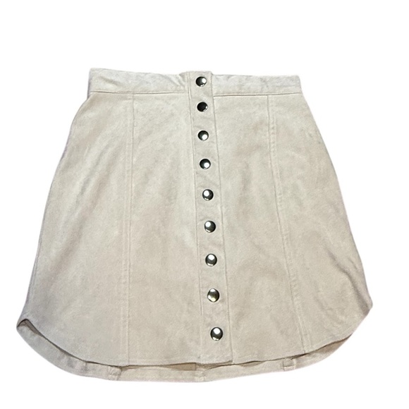 BB Dakota Dresses & Skirts - BB Dakota Womens Size 0 Alright Faux Suede Skirt Ivory Snap Button Powder Color